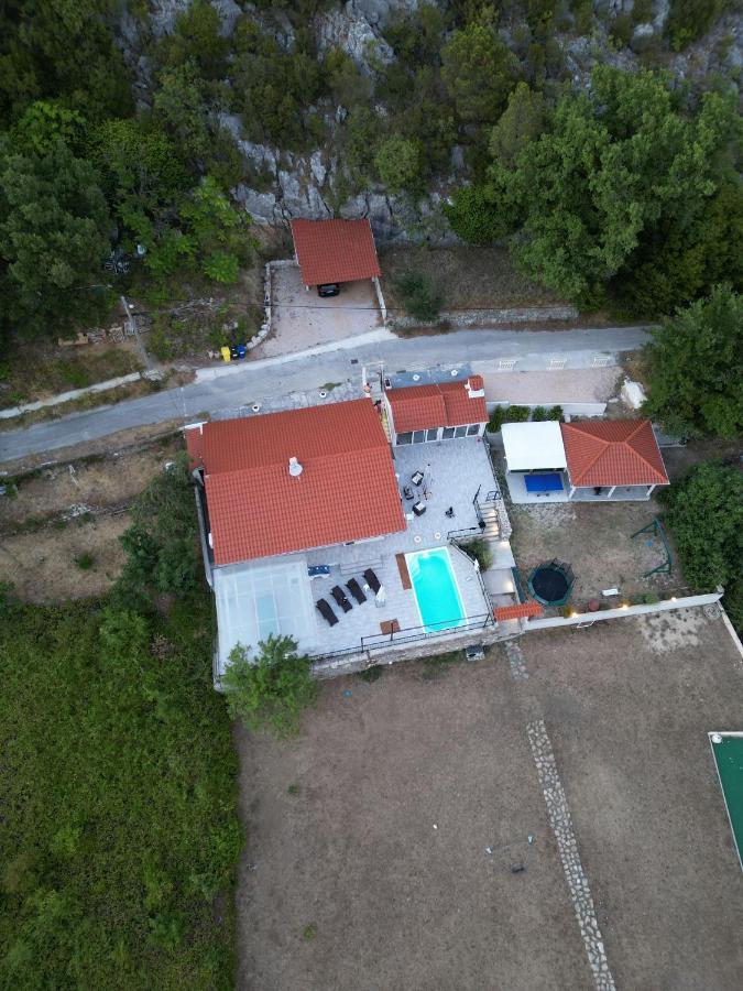 Villa Zrinka **** Svinisce 外观 照片