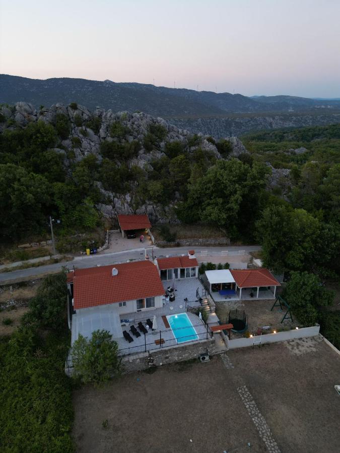 Villa Zrinka **** Svinisce 外观 照片