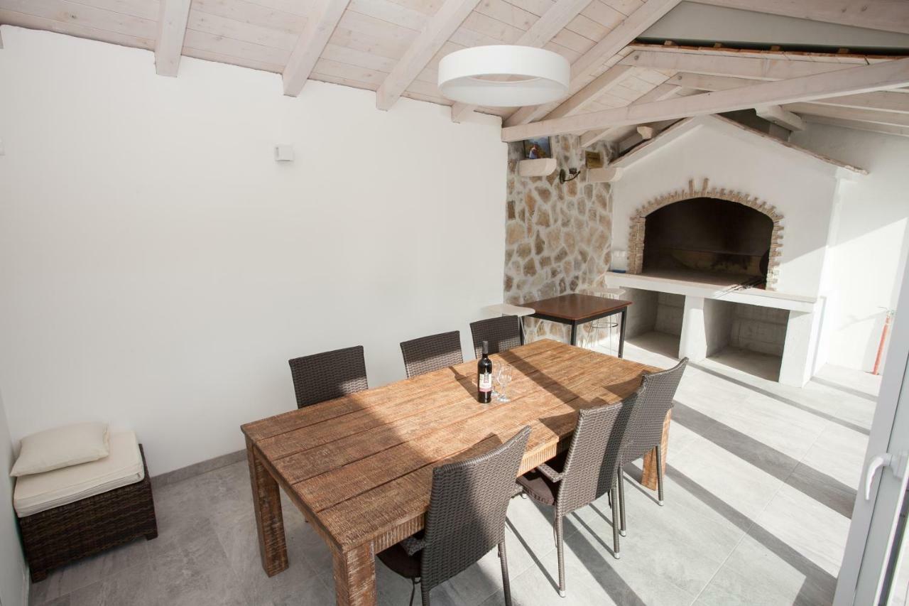 Villa Zrinka **** Svinisce 外观 照片