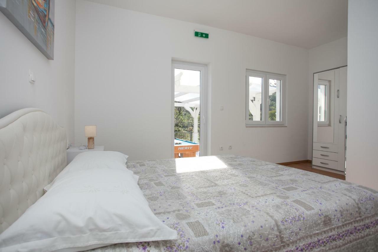 Villa Zrinka **** Svinisce 外观 照片