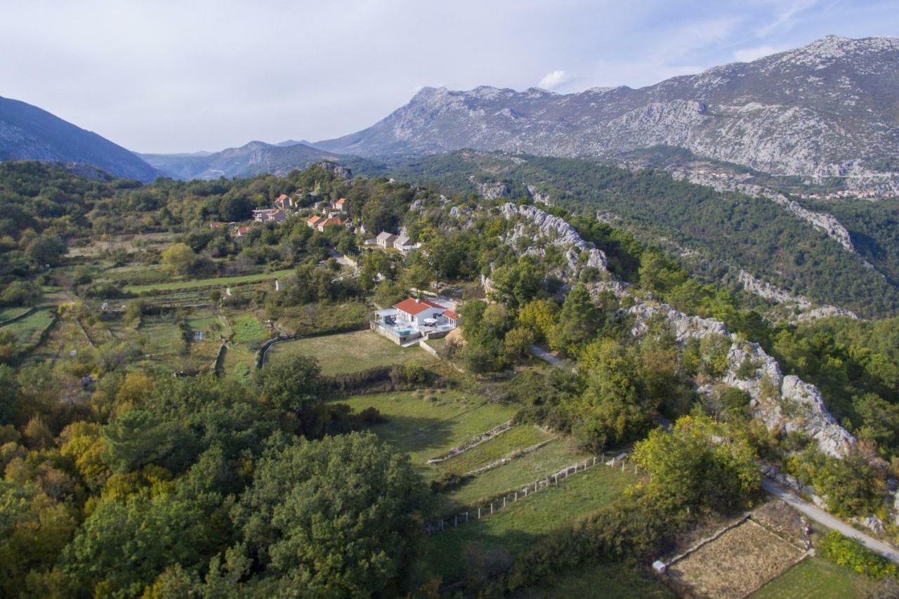 Villa Zrinka **** Svinisce 外观 照片